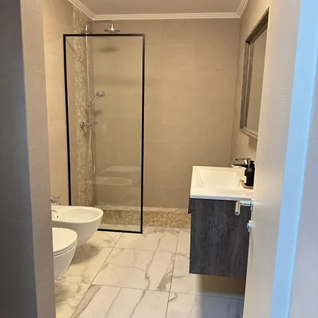 Free Parking Skanderbeg Square - Spacious 티라나