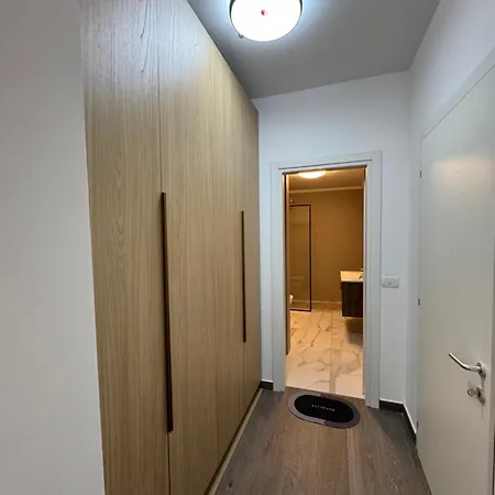 Free Parking Skanderbeg Square - Spacious * 티라나