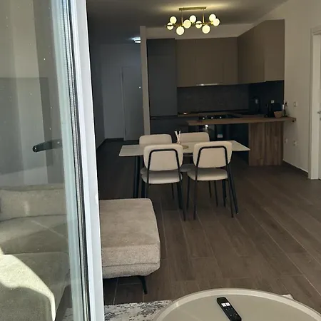 Free Parking Skanderbeg Square - Spacious * Тирана