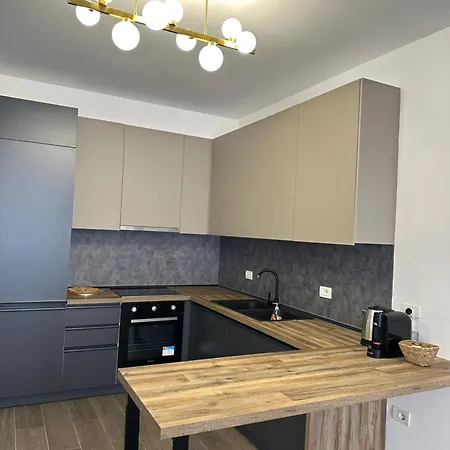 Free Parking Skanderbeg Square - Spacious Tirana