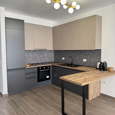 Free Parking Skanderbeg Square - Spacious