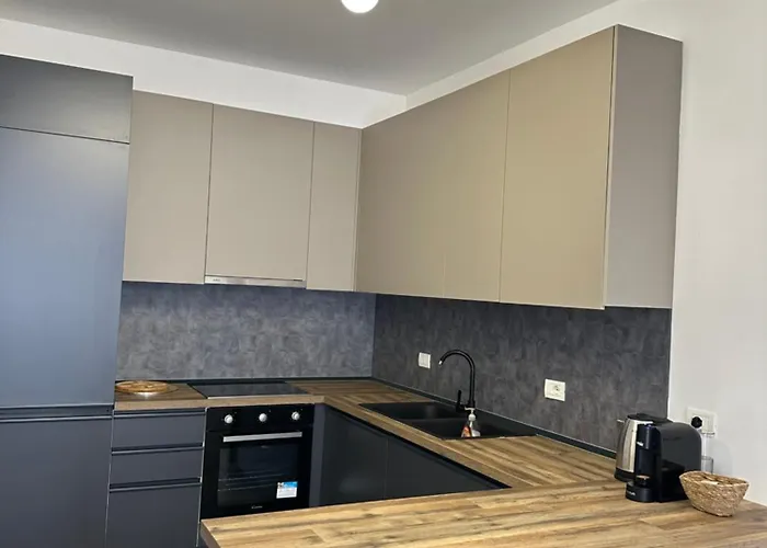 Free Parking Skanderbeg Square - Spacious Tirana